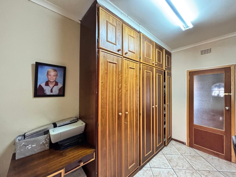 4 Bedroom Property for Sale in Flamwood North West